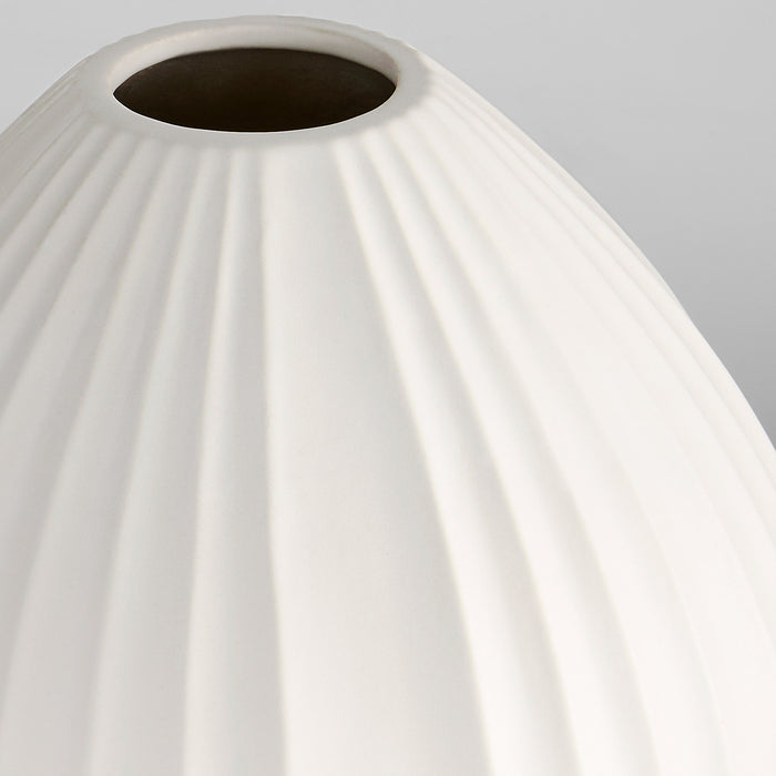 Nigel Vase | White - Stout