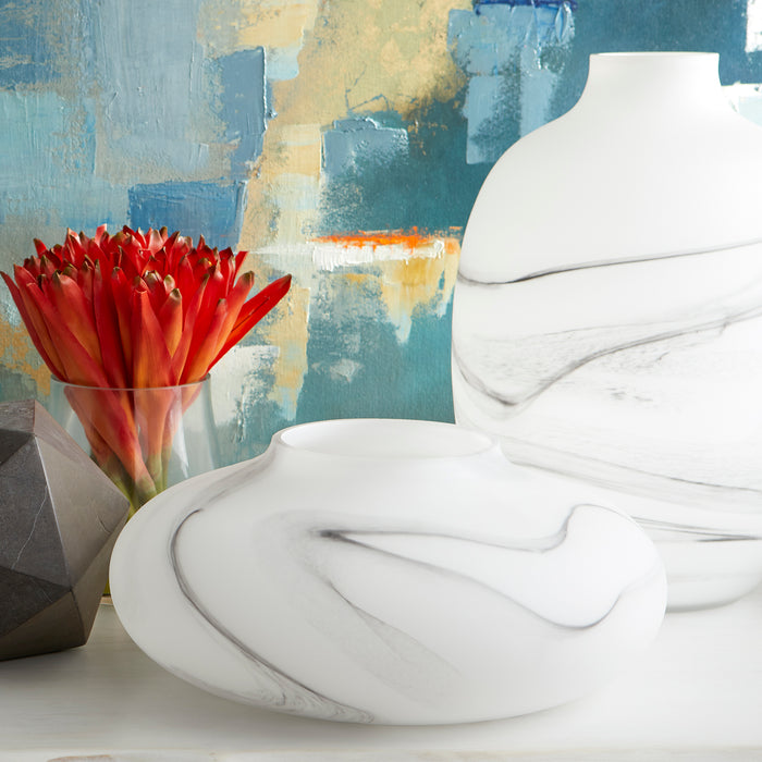 Quorum Home Cyan - 10468 - Vase - White And Black Swirl