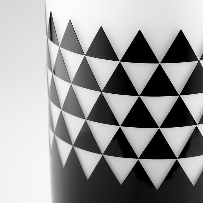 Quorum Home Cyan - 11092 - Vase - Black And White