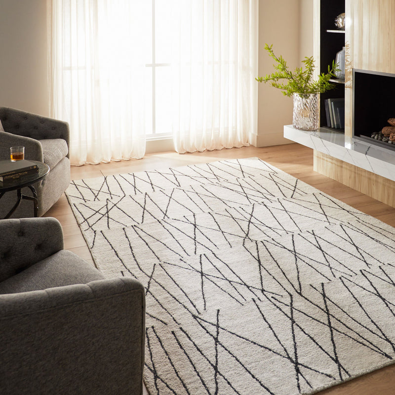 Myra Black Ivory Linear - N5008 - 5' x 8'