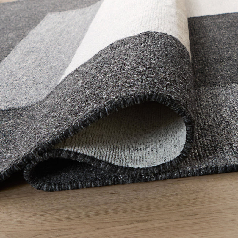 Kali Black Geometric - N5015 - 7' x 9'