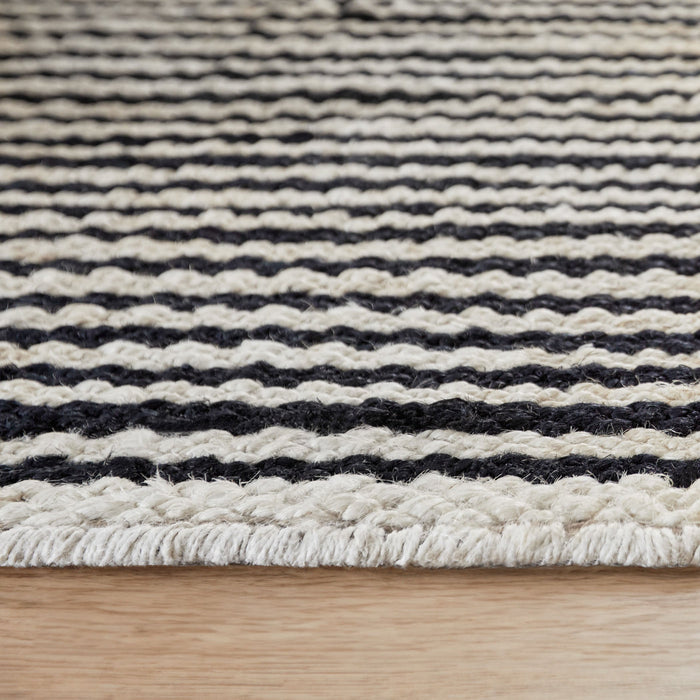 Ganges Black Stripe - N5028 - 7' x 9'